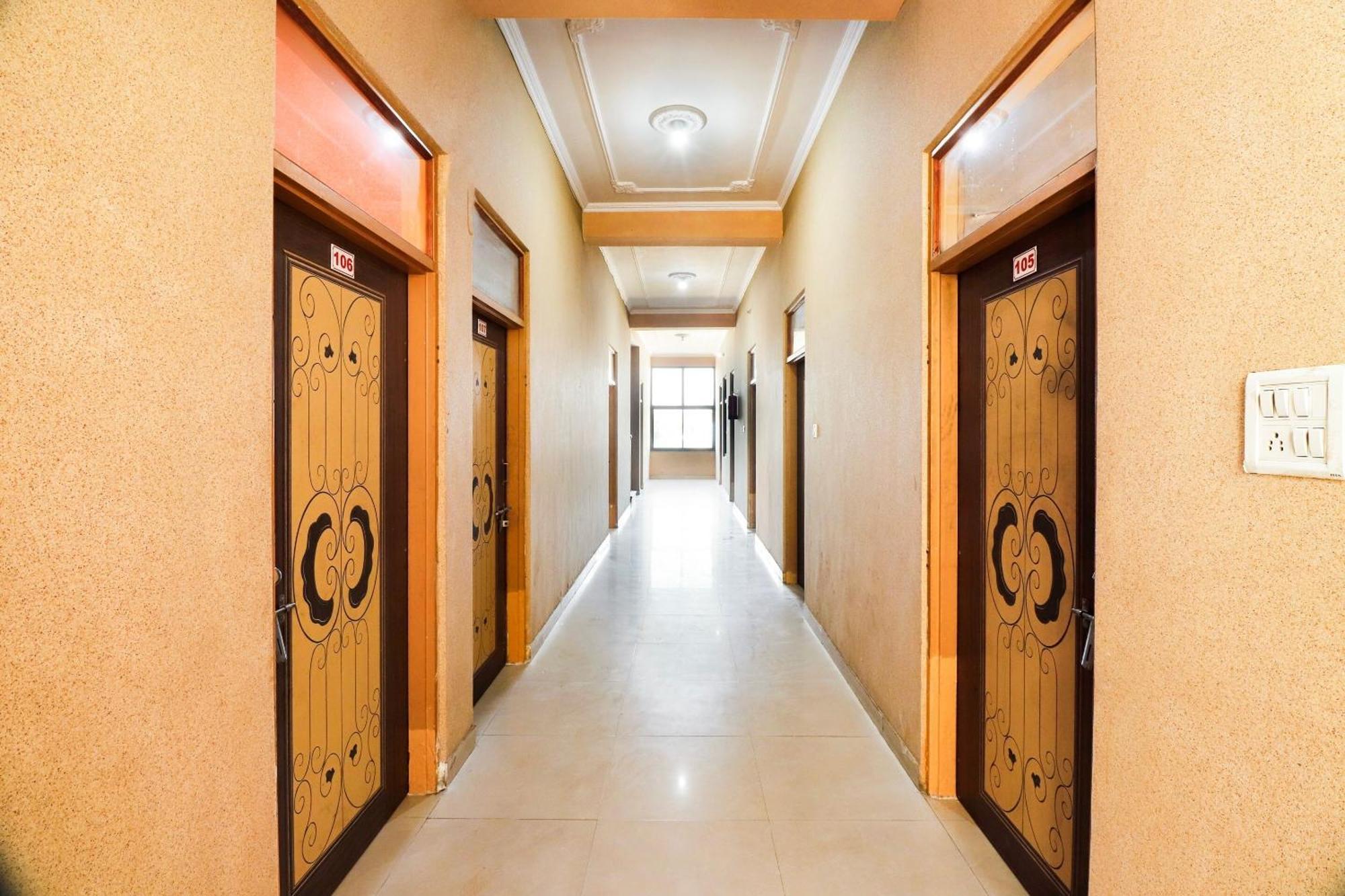 Spot On 68319 Hotel Nakhralo Rajasthan Resort Divisione di Divisione di Jaipur Esterno foto